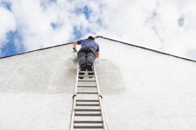 Peinture extérieure à la Ménitré — façades et ravalement